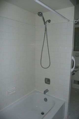 128A Bloomingdale Shower-Tub