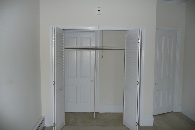 128B Large Bedroom - Closet